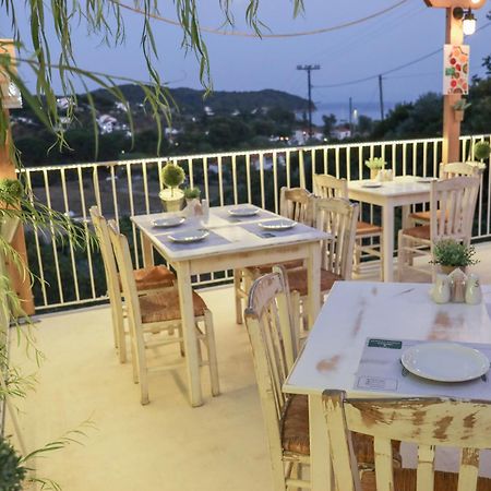 Zorbas Family House Hotel Трулос Екстериор снимка