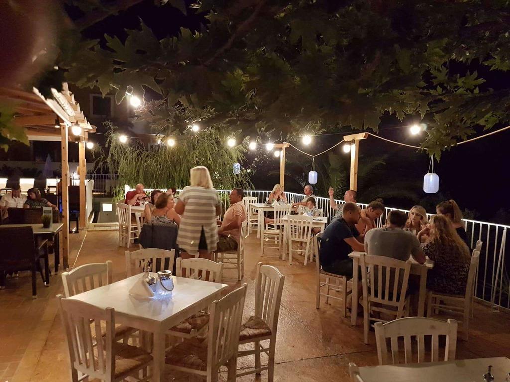 Zorbas Family House Hotel Трулос Екстериор снимка