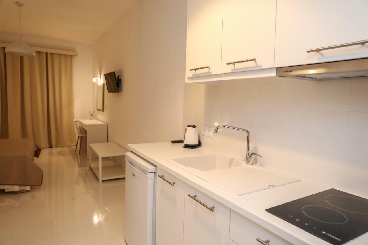 Zorbas Family House Hotel Трулос Екстериор снимка