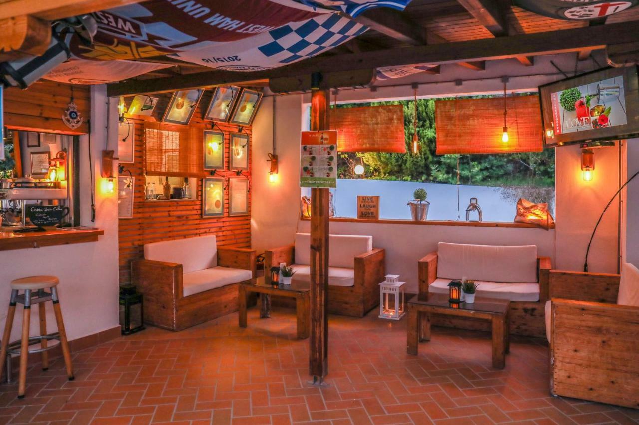 Zorbas Family House Hotel Трулос Екстериор снимка