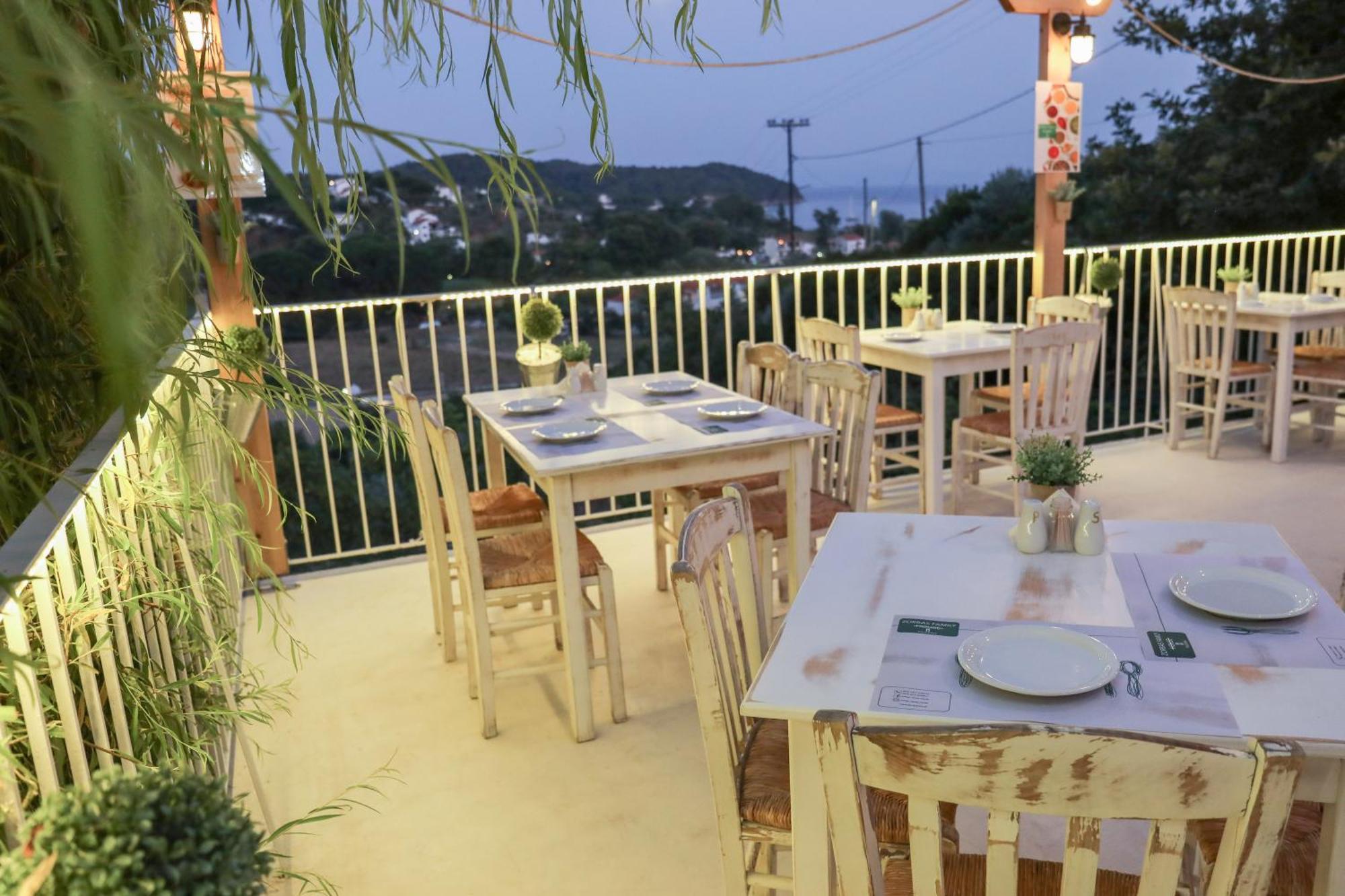 Zorbas Family House Hotel Трулос Екстериор снимка