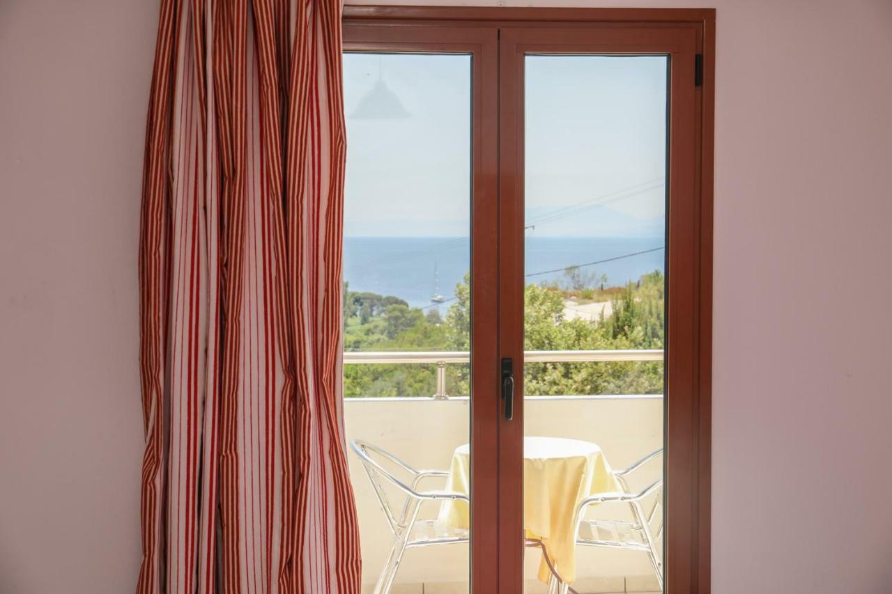 Zorbas Family House Hotel Трулос Екстериор снимка